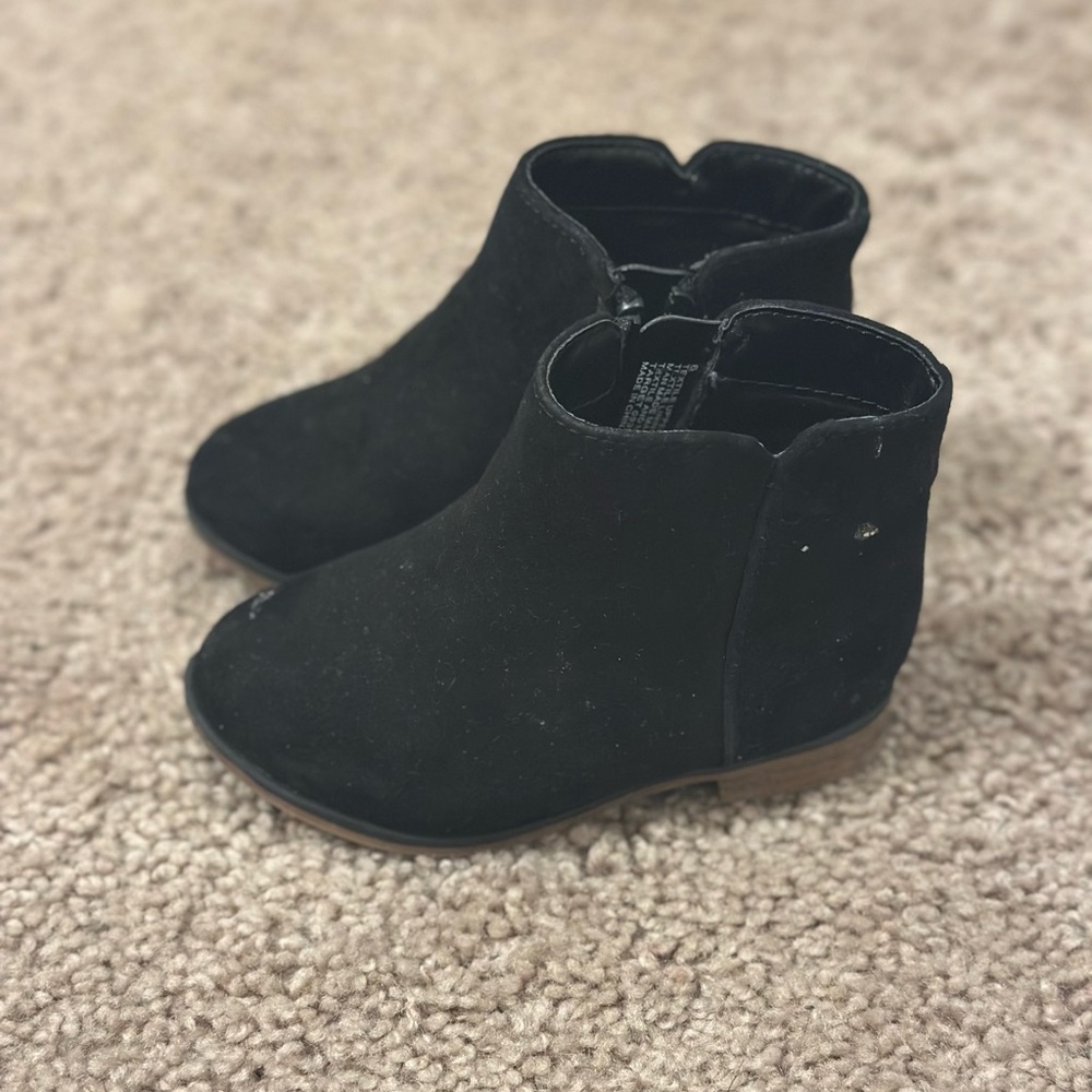 Cat & Jack Stylish Black Toddler Boots | Size 6 - Picture 2 of 6